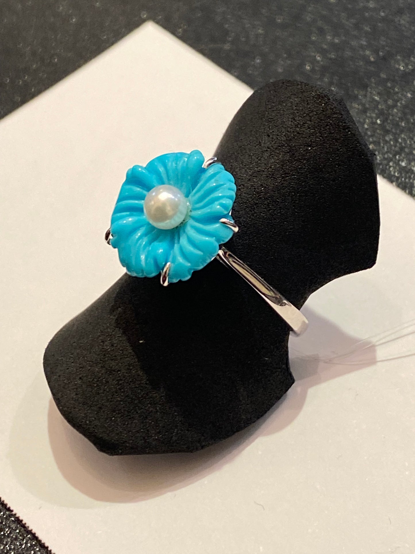 Bague turquoise et perle sur or 18 carats