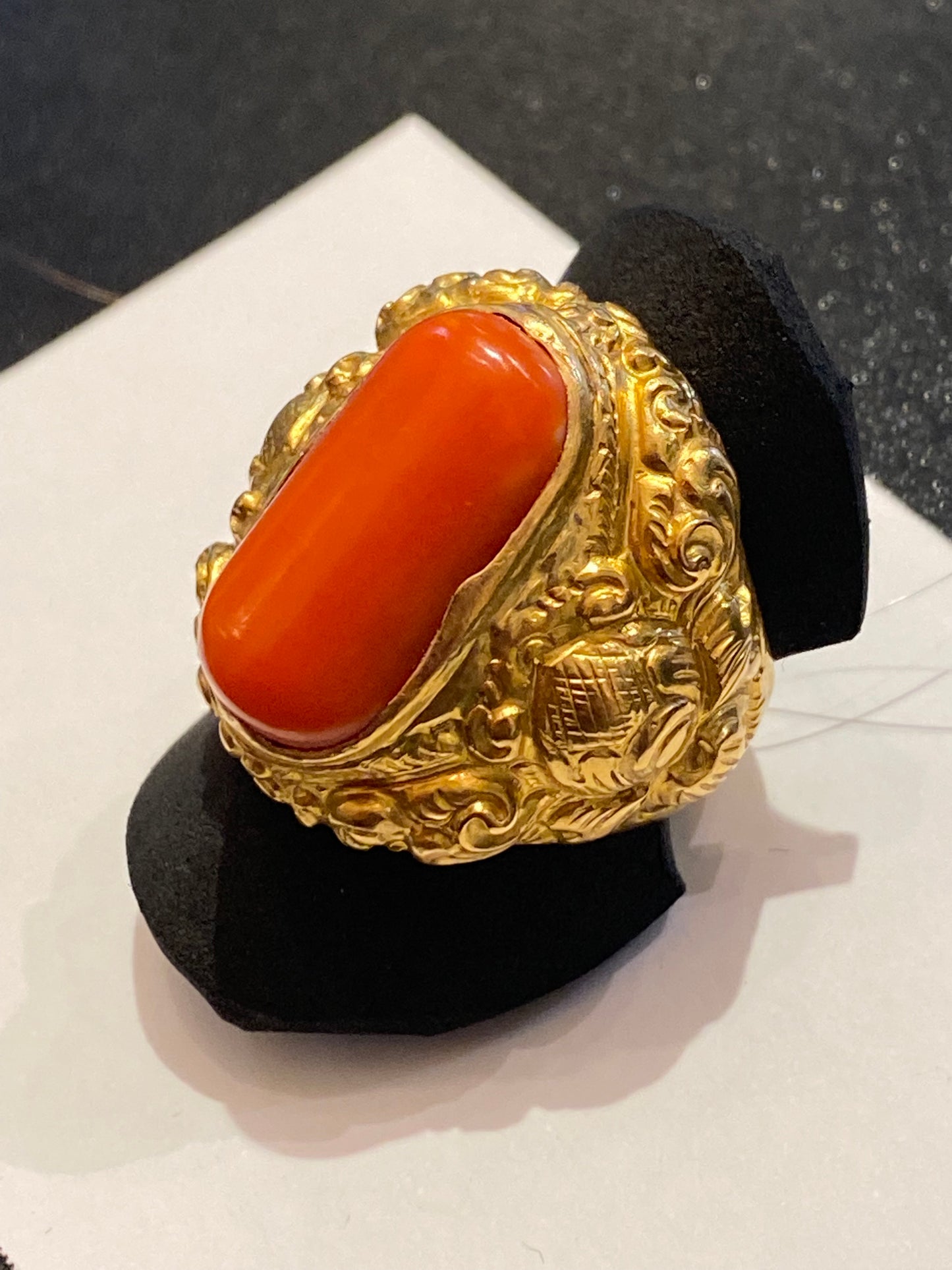 Bague ancienne du Népal vers 1930 avec corail sur Or