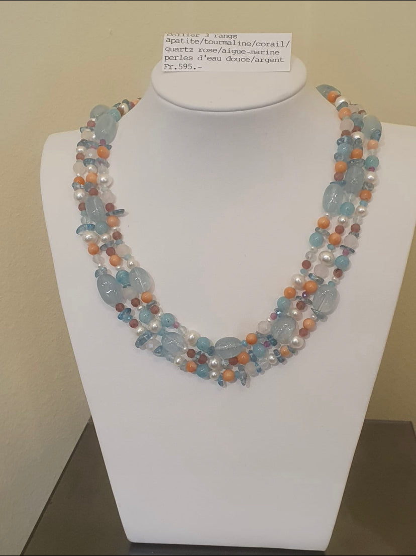 Collier 3 rangs apatite, tourmaline, corail, quartz rose, aigue-marine, perles d'eau douce et argent