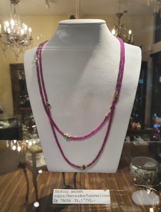Collier sautoir ancien rubis, émeraudes, tourmalines et or 18cts