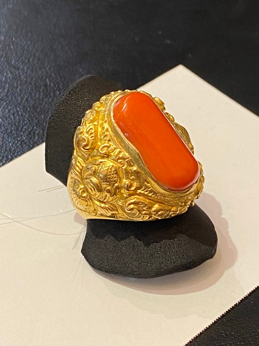 Bague ancienne du Népal vers 1930 avec corail sur Or