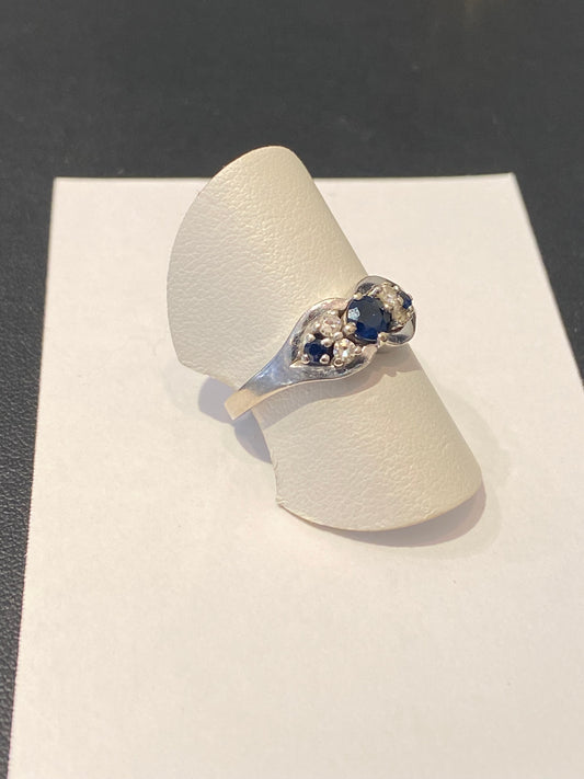 Bague saphir et diamants sur or 18 carats