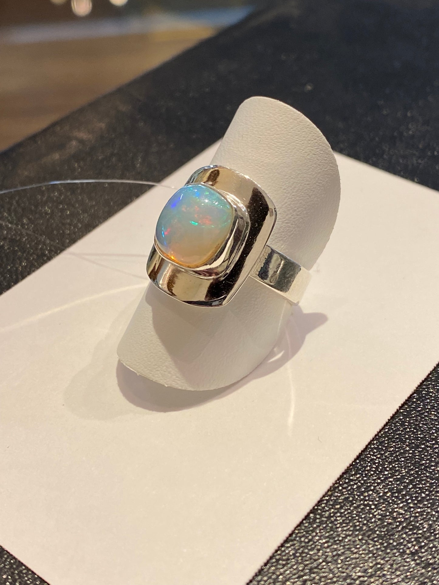 Bague opale d'ethiopie sur argent