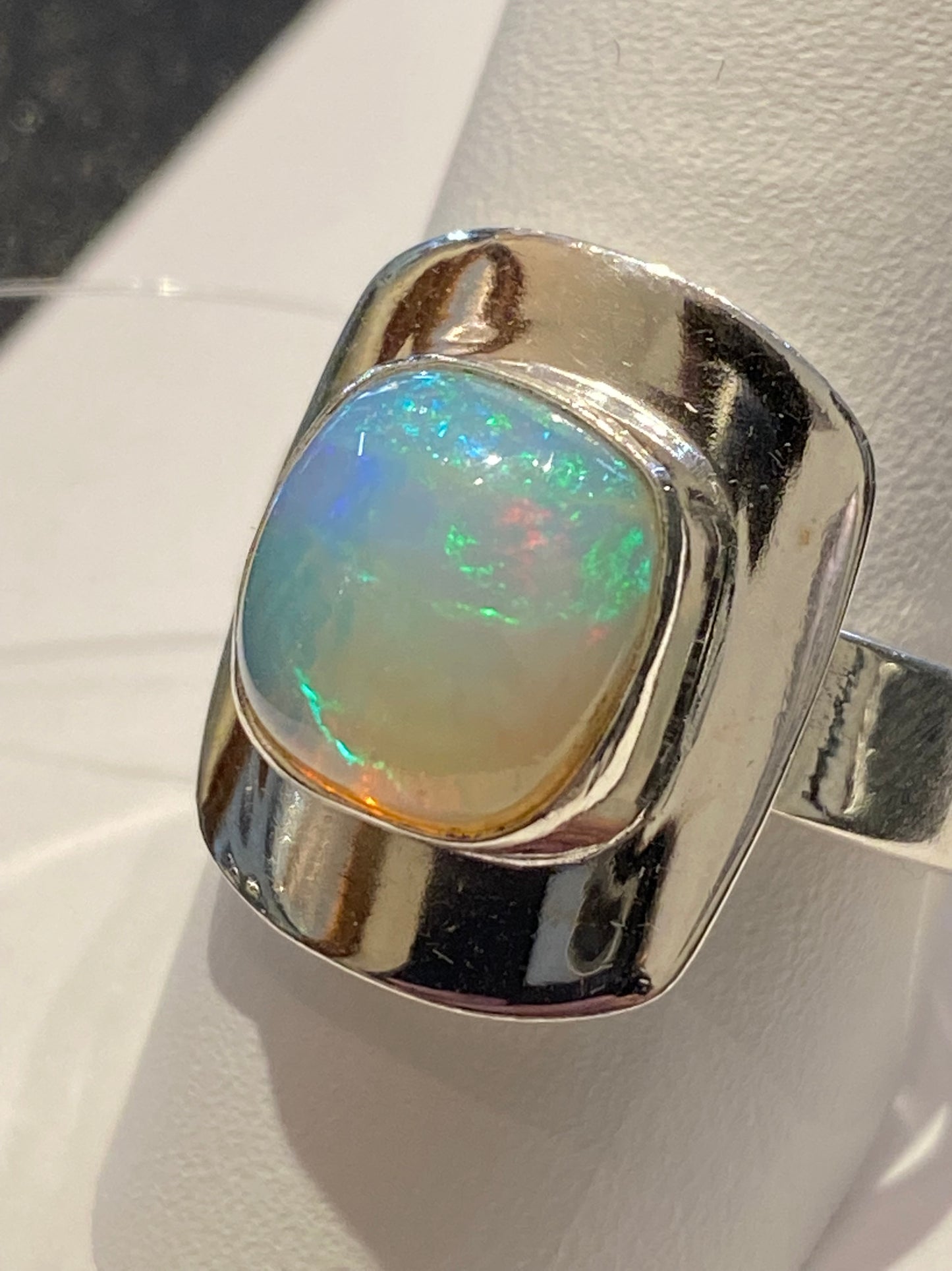 Bague opale d'ethiopie sur argent