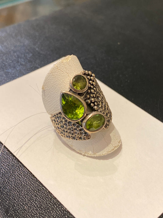 Bague péridot sur argent