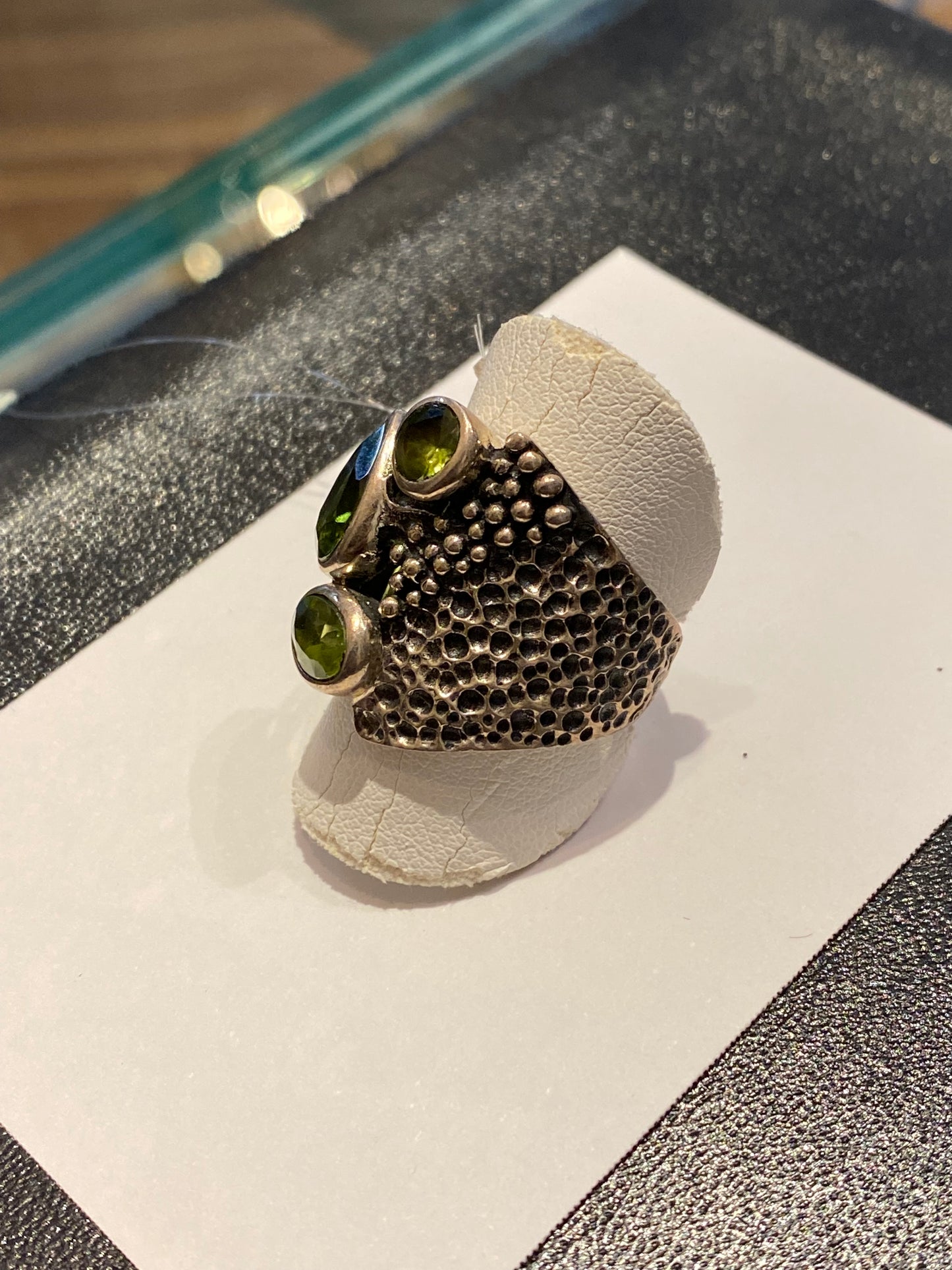 Bague péridot sur argent