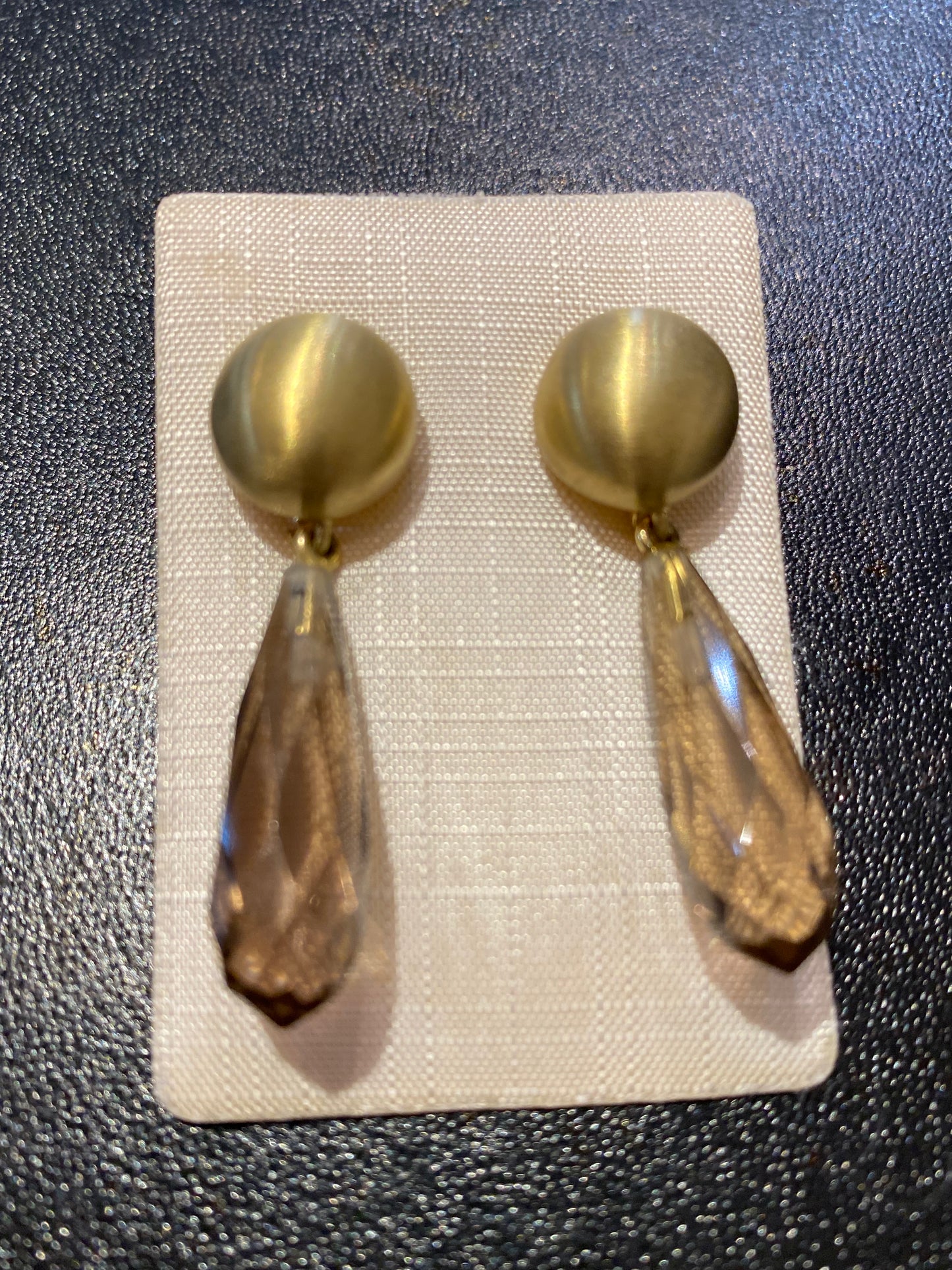 Boucles d’oreilles quartz fumé facettée sur argent doré