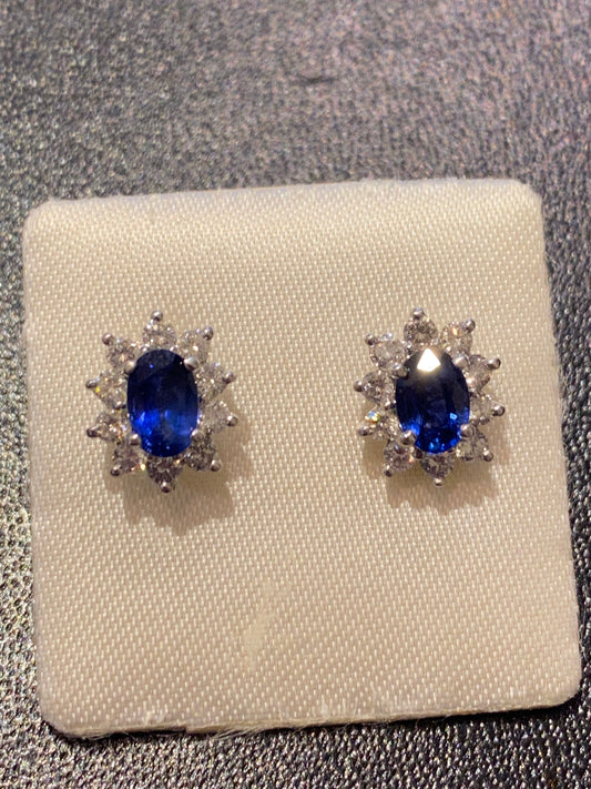 Boucles d’oreilles saphirs et diamants sur or 18 carats