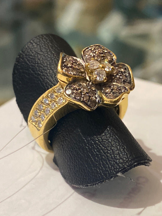 Bague vintage or 18cts / diamants et diamants couleur champagne