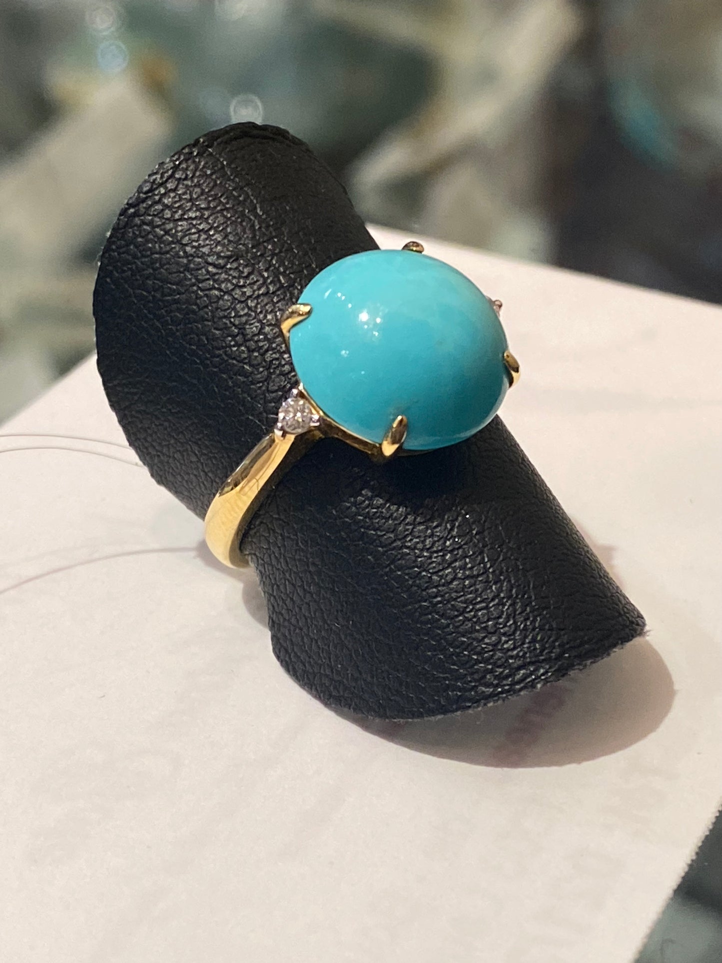 Bague turquoise cabochon or 18cts/diamants