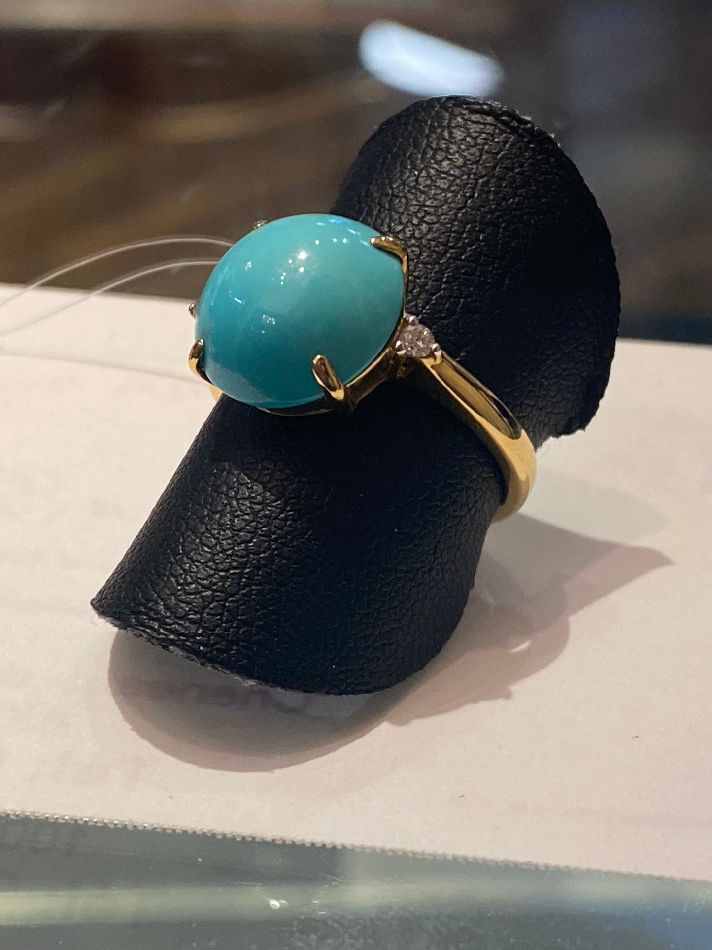 Bague turquoise cabochon or 18cts/diamants