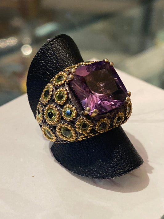 Bague création améthyste péridots argent